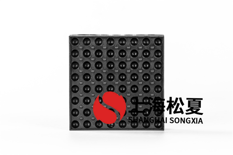 橡膠<a href='http://www.bbcphoto.cn' target='_blank'><u>減震器</u></a>的使用優(yōu)勢(shì)有哪些？